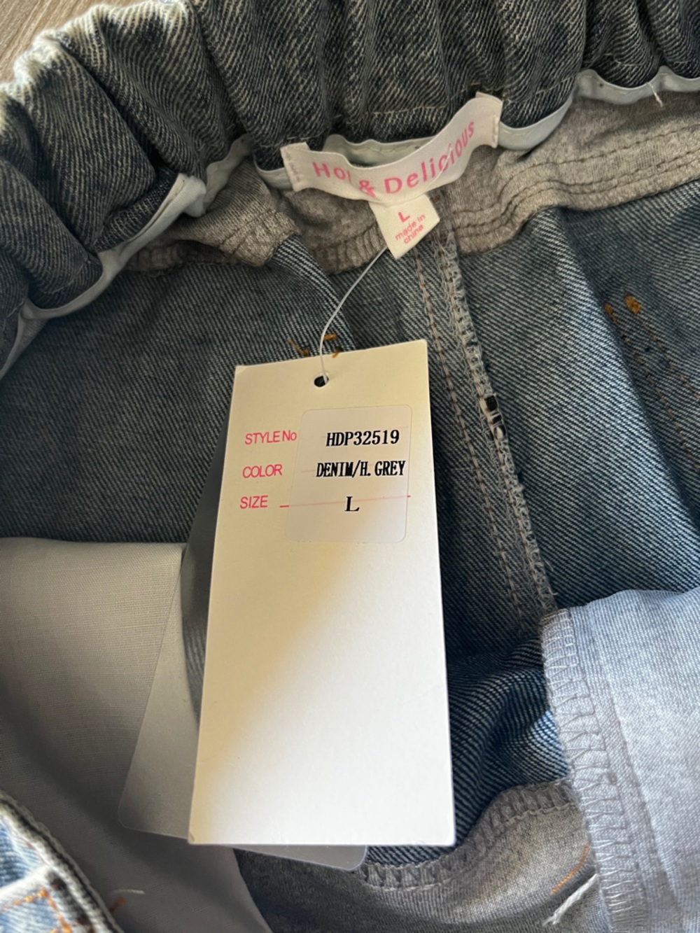 Wide-Leg Two-Tone Patchwork Jeans with Adjustable Jogger Bottom - Picture 9 of 9